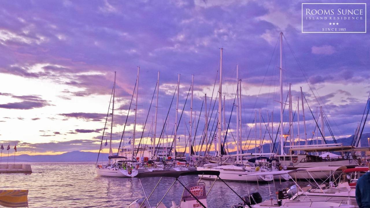 Apartments Residence Sunce Supetar - Cozy Base To Stay And Explore Island Brac Free Parking Exterior photo