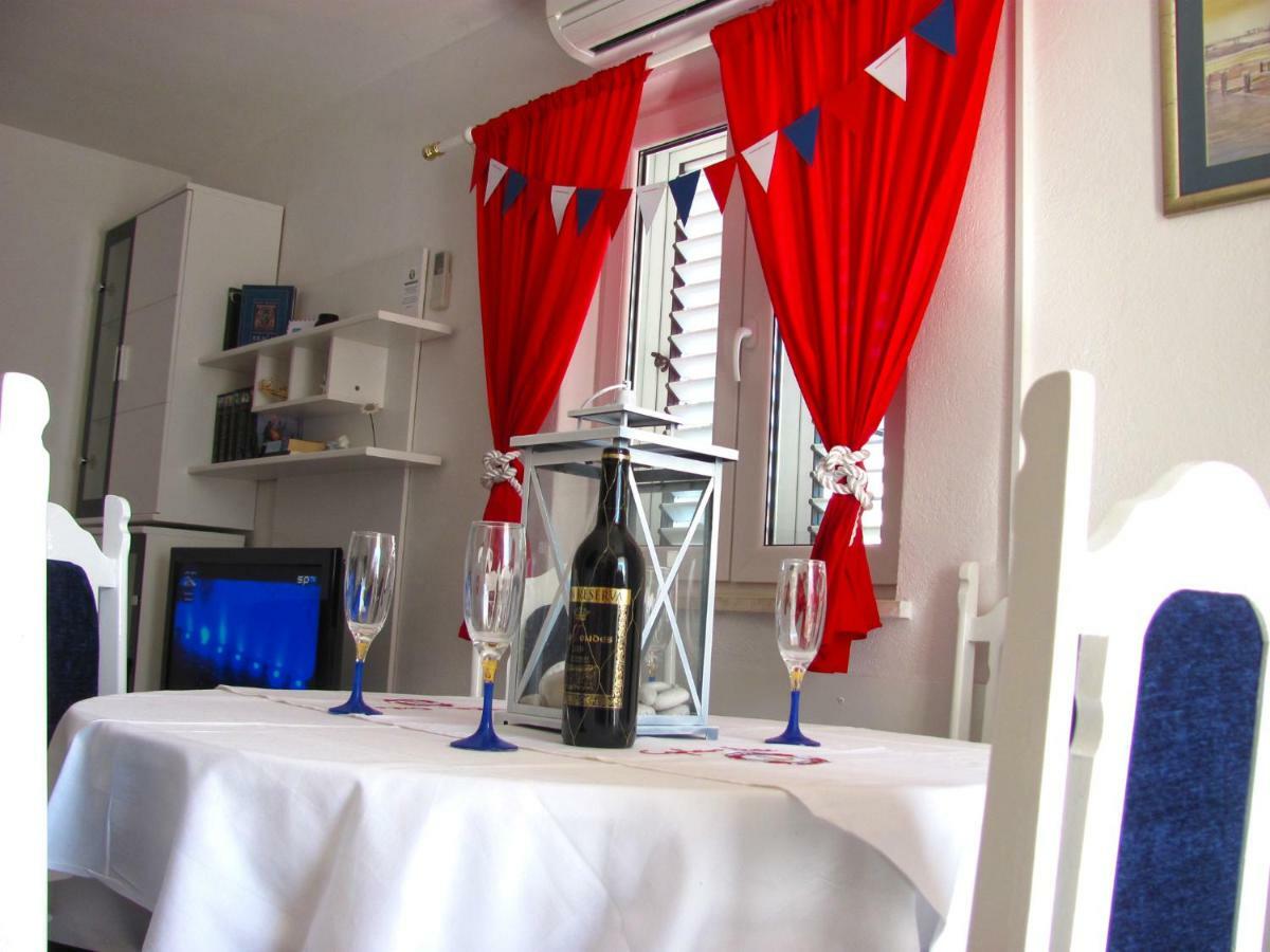 Apartments Residence Sunce Supetar - Cozy Base To Stay And Explore Island Brac Free Parking Exterior photo