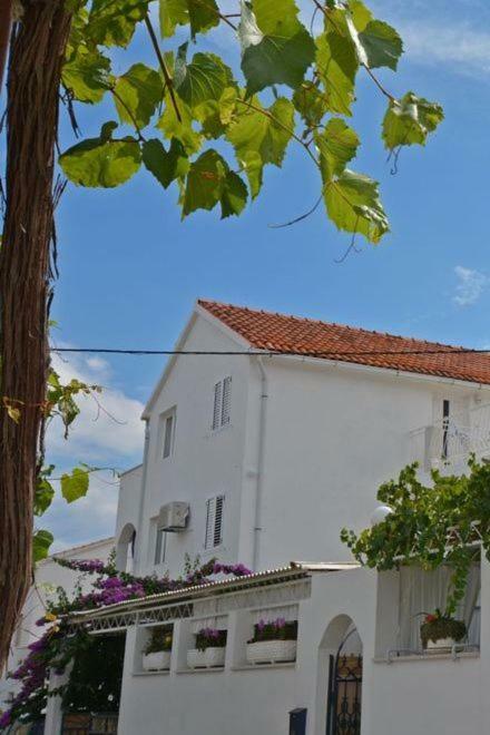 Apartments Residence Sunce Supetar - Cozy Base To Stay And Explore Island Brac Free Parking Exterior photo
